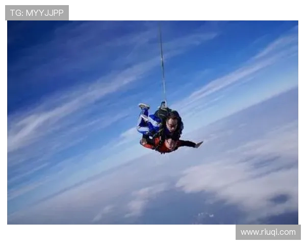 极限运动挑战赛空中飞人惊险秀